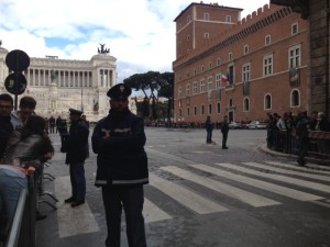 Piazza Venezia: 22 aprile 2013, tra le ore 17 e le 18. 